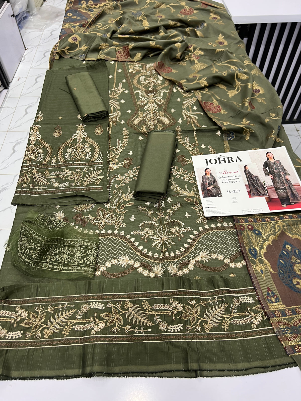 Johra Brand – Luxury Embroidered Slub Lawn 3-Piece